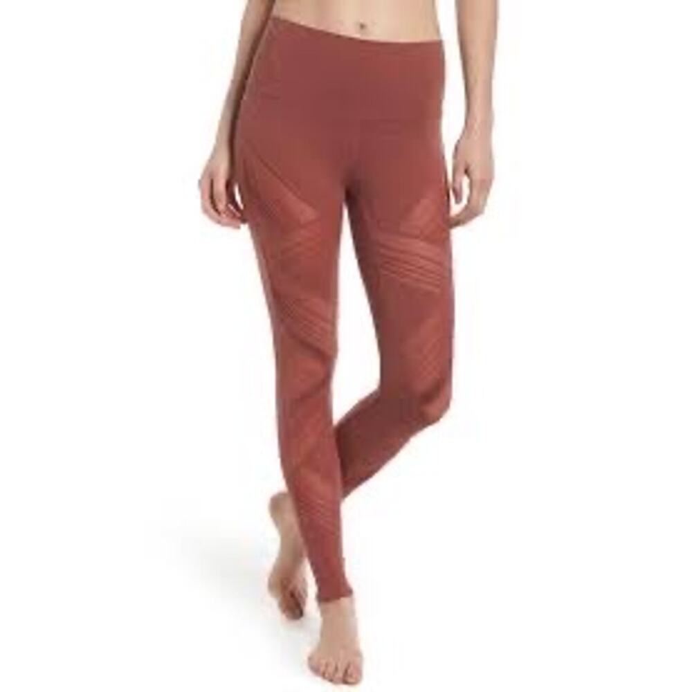 Alo Yoga Ultimate High Waist Leggings In Earth Womens Size M